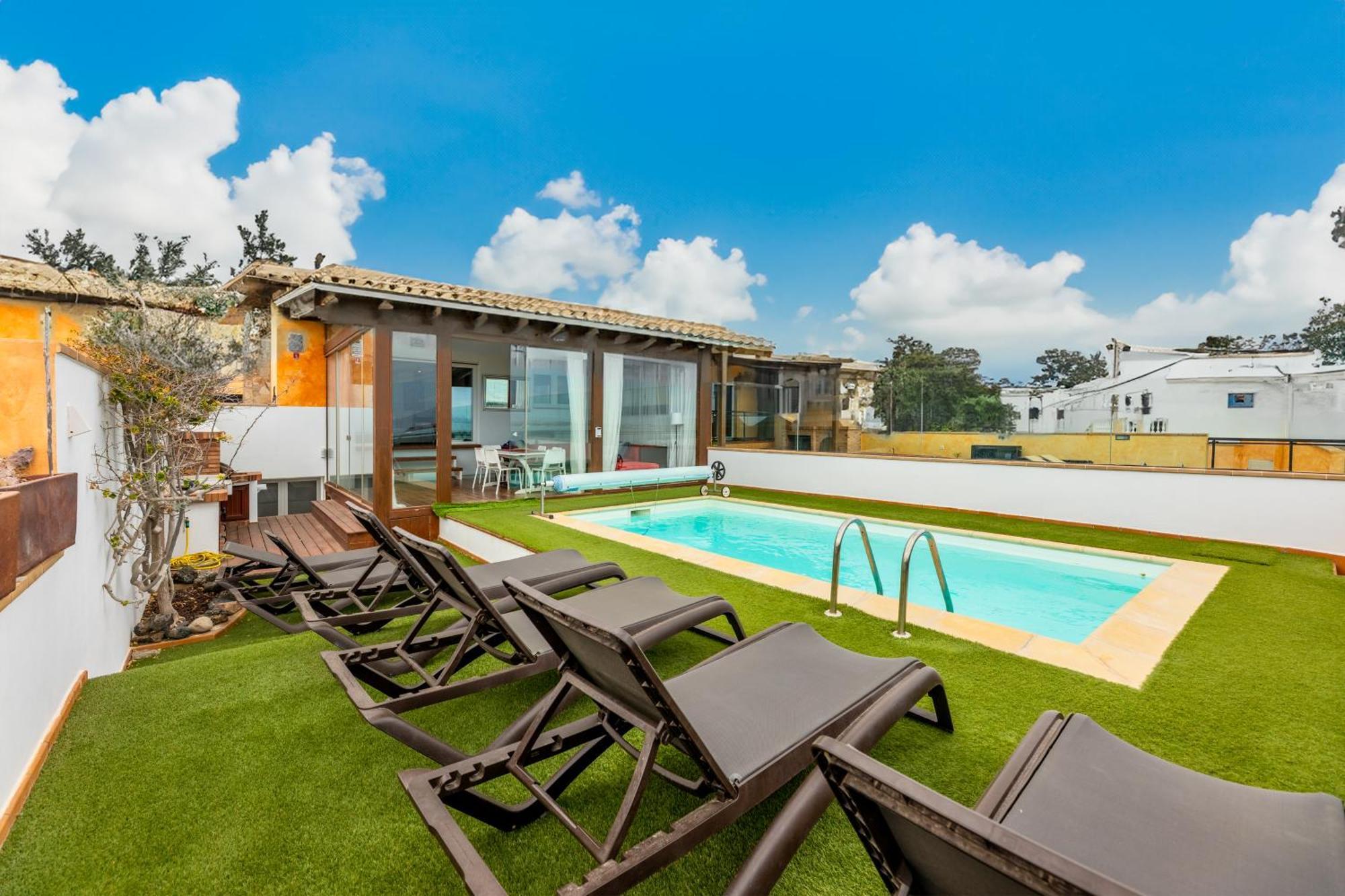Oasis Beachfront By Holidays